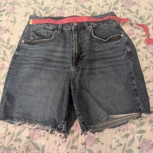 Forever 21 Size 28 Curved 90's Style Baggy Low Rise Jean Shorts With Frayed Ends